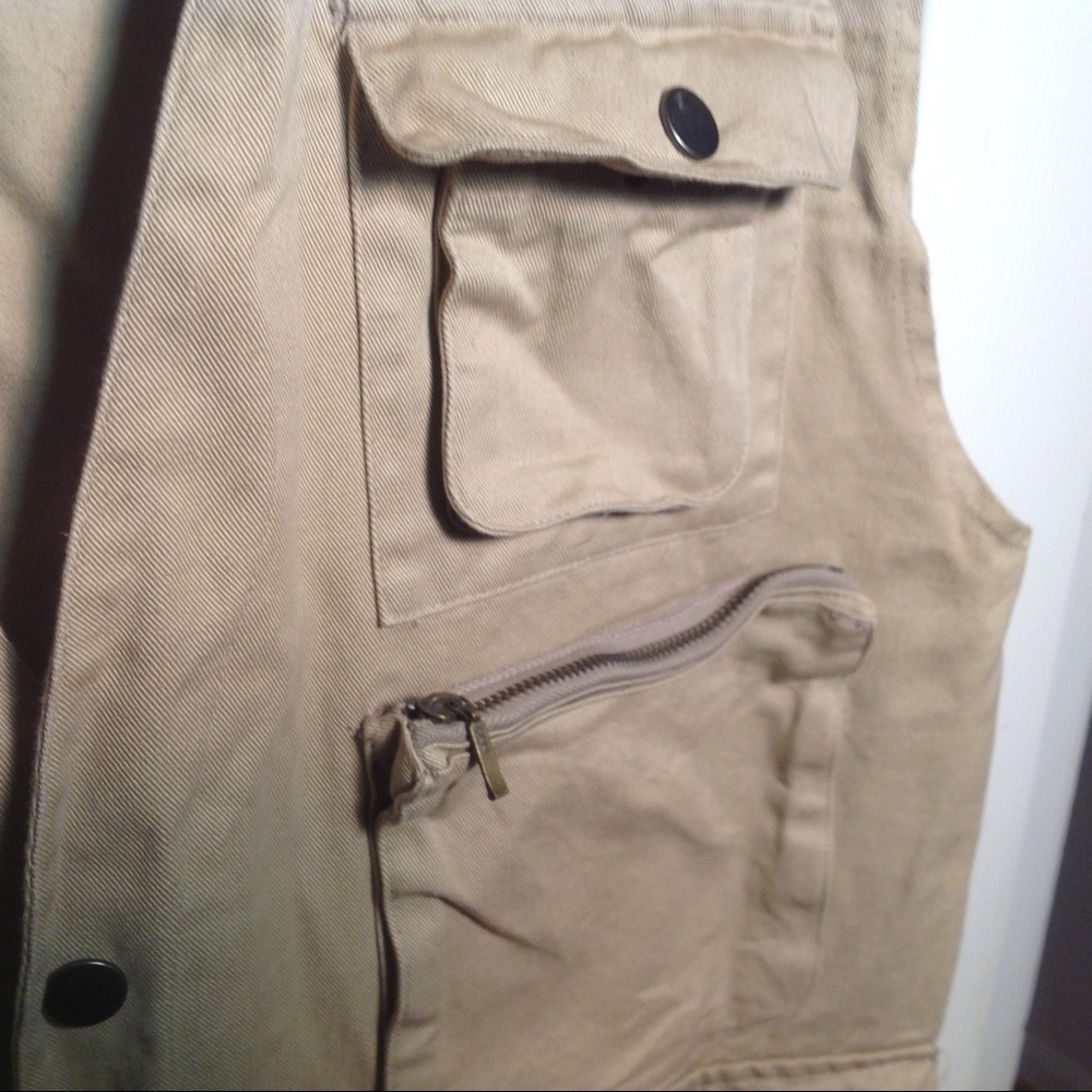 Cargo Vest - Picture 3 of 4